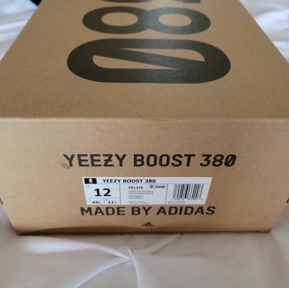 Yeezy Boost 380 - Picture 5 of 8